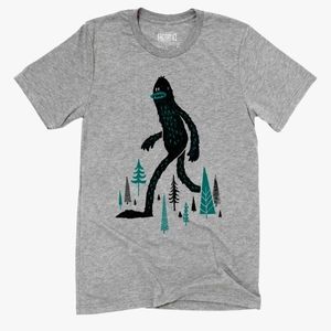 Gray Sasquatch graphic unisex tee sz Small